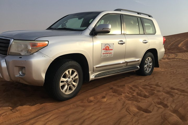 Discover the beauty of Dubai’s deserts in a stylish Land Cruiser ready to navigate the stunning dunes and showcase the rich Arabian culture and heritage of the region.